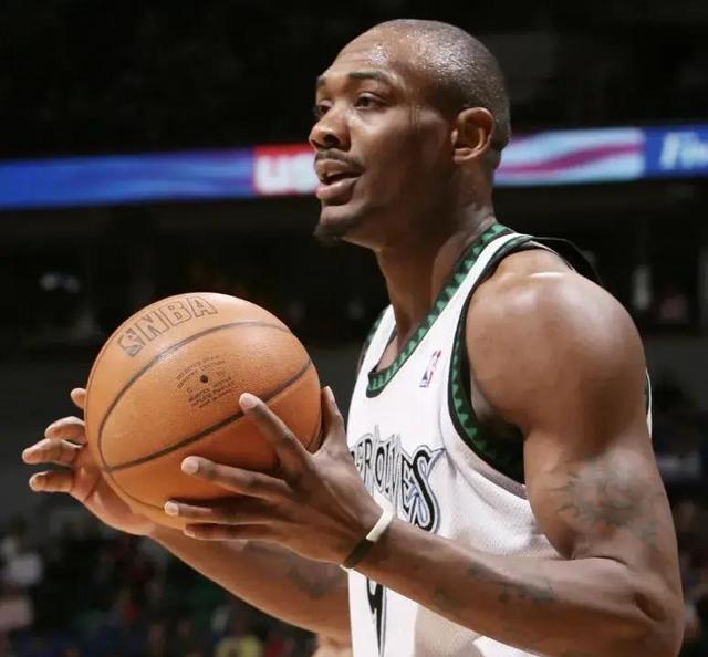 篮球传奇人物离世：前NBA球员生命终结留下无限遗憾的简单介绍