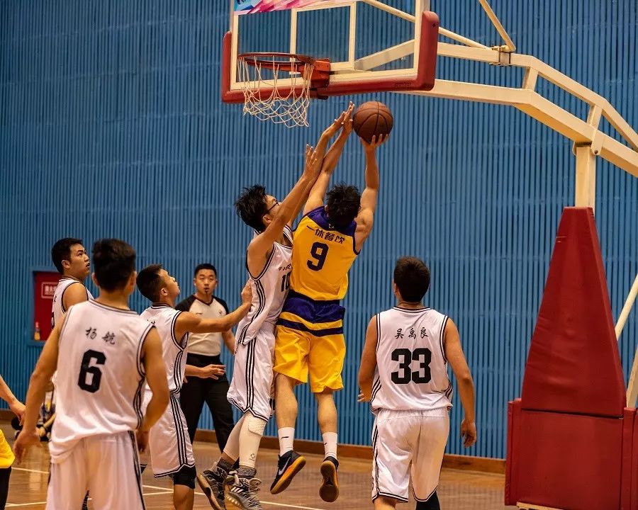 实力碰撞：场面火爆，双方拼尽全力的简单介绍