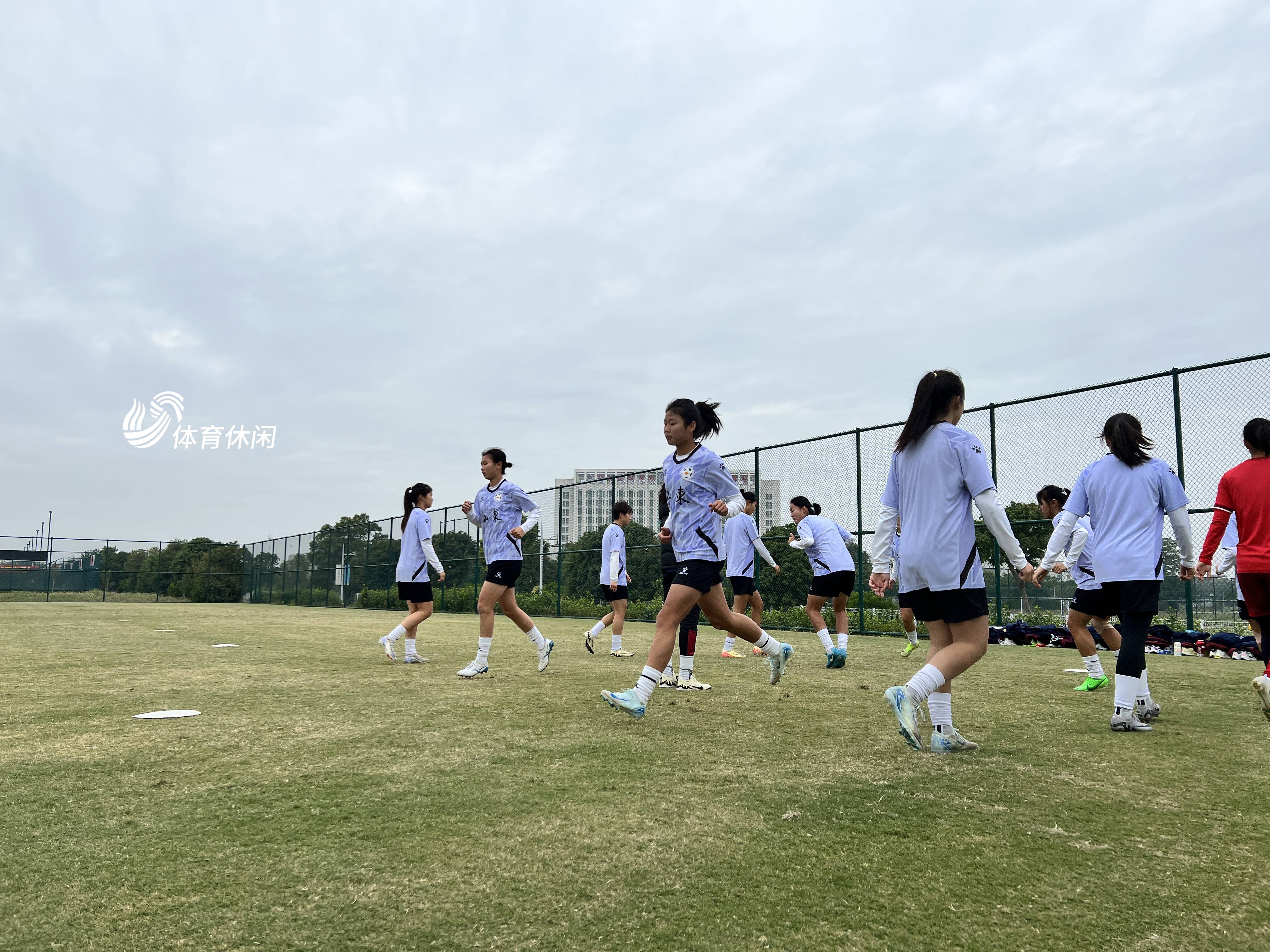 爱游戏大厅-关于女足比赛团队精神凝聚力，战胜对手信心十足的信息