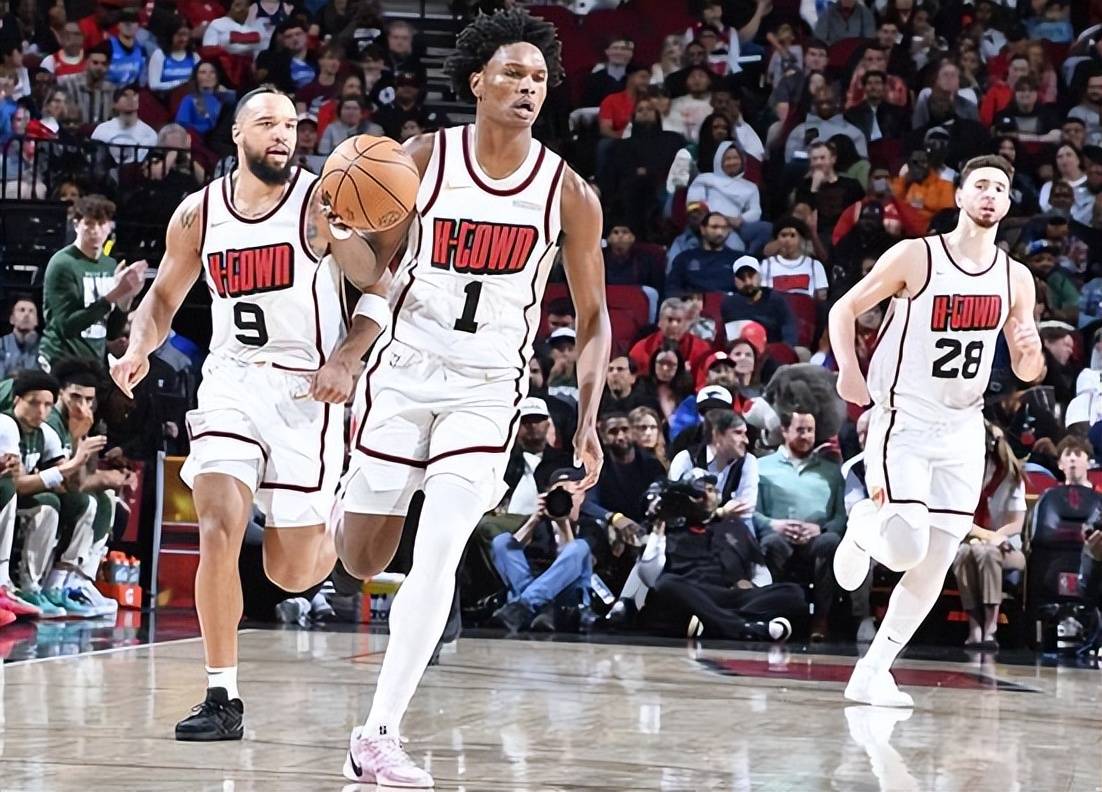 爱游戏官方-联赛竞技：老鹰队与雄鹿队激战犹未决胜负的简单介绍