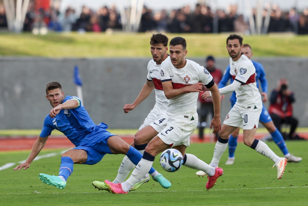 关于足球欧锦赛预选赛胜负交替特点明显的信息