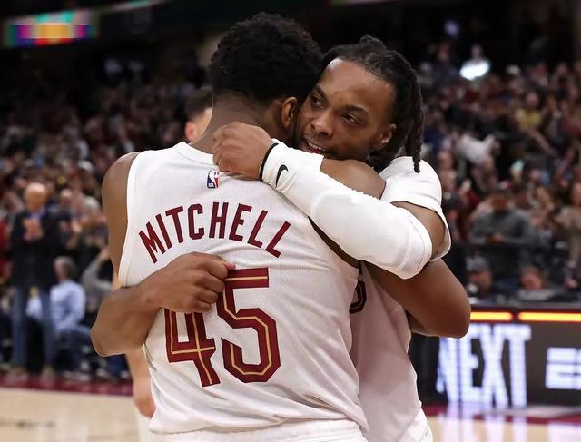 爱游戏入口-篮球圣殿再度开战，场上对决精彩迷人的简单介绍