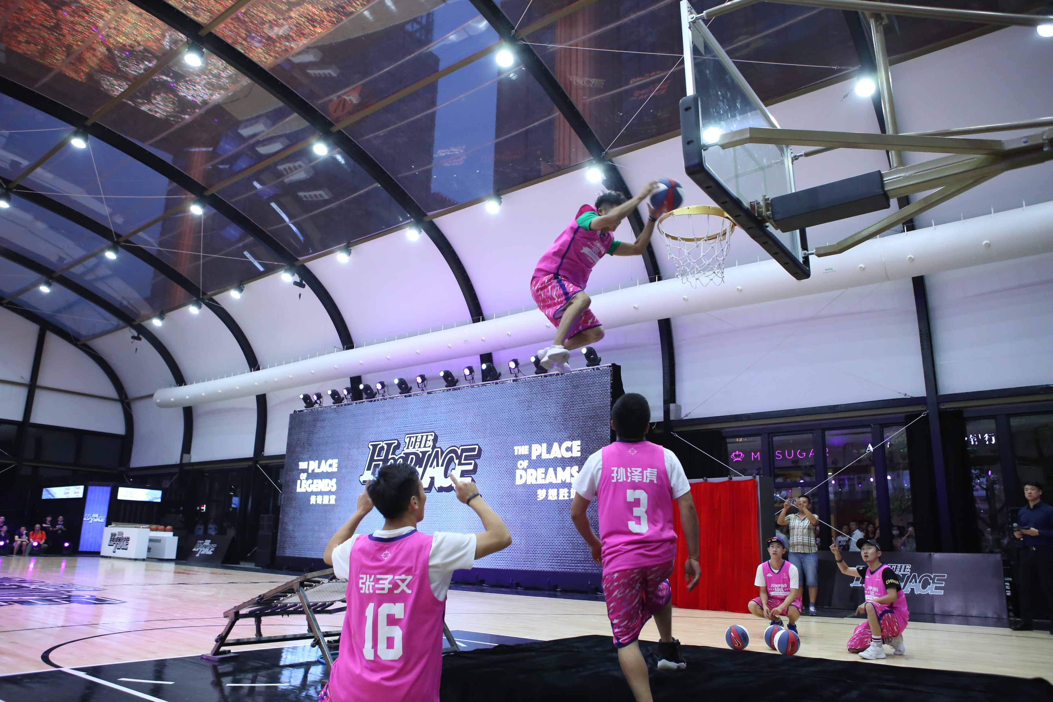 篮球圣殿再度开战,场上对决精彩迷人的简单介绍 篮球圣殿再度开战,场上对决精彩迷人的简单介绍