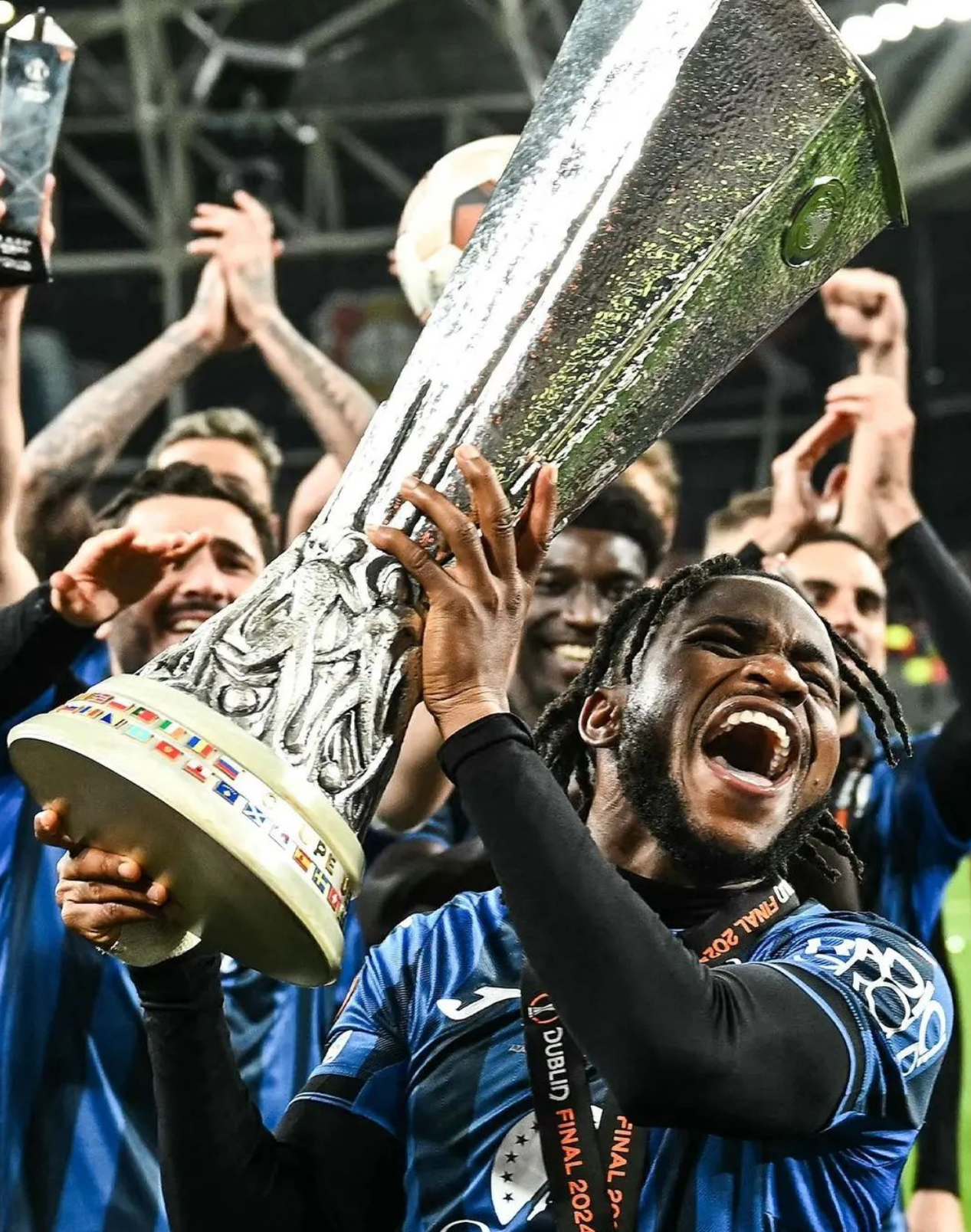 阿曼球队在关键时刻展现出色,取得胜利 阿曼球队在关键时刻展现出色,取得胜利