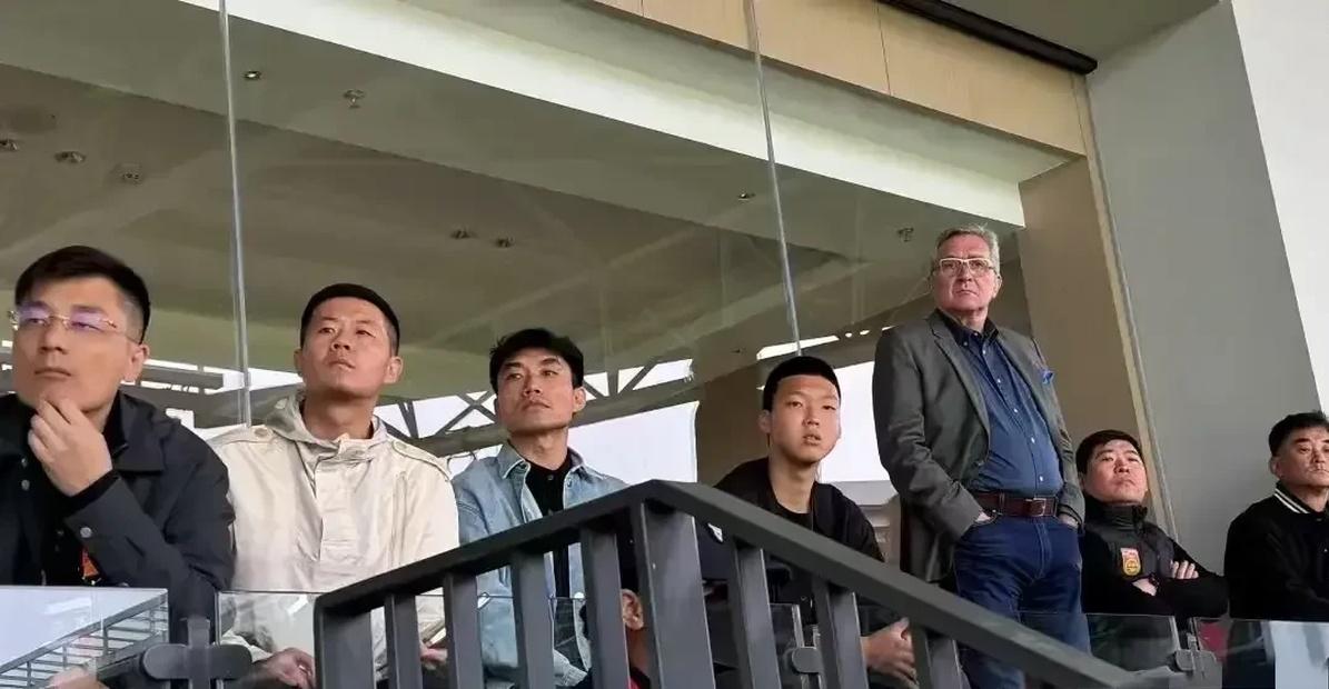 爱游戏tv-哥伦比亚国家队教练组对球员进行激励，鼓舞斗志的简单介绍