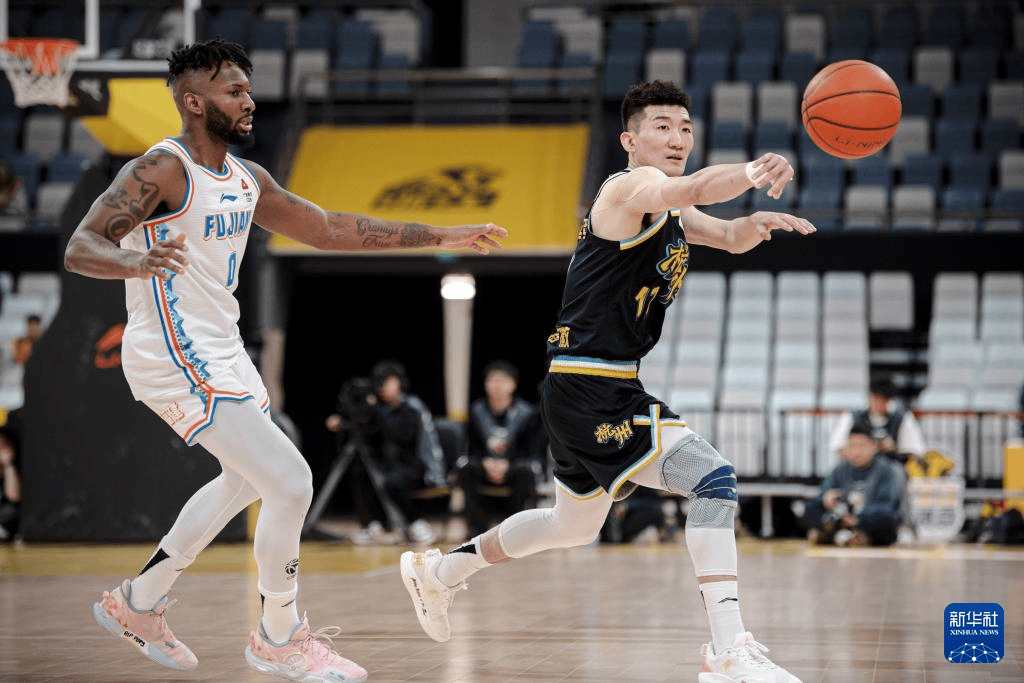 球技高超，队伍表现出色赢得掌声