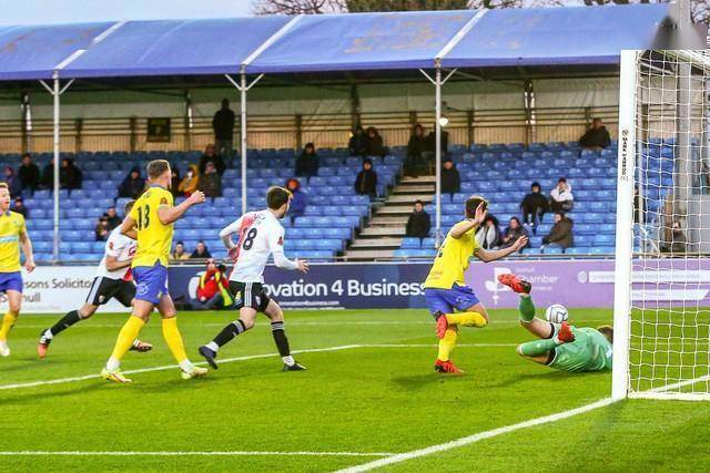 爱游戏官方-首尔FC再度展现实力，战胜对手晋级