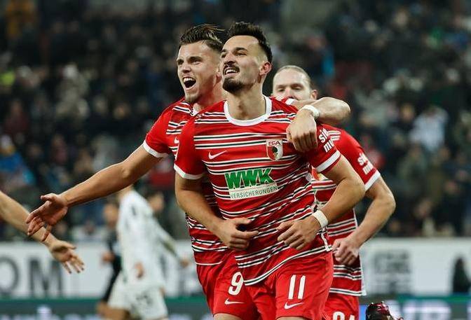 爱游戏入口-莱比锡主场爆冷失利，球迷心情低落的简单介绍