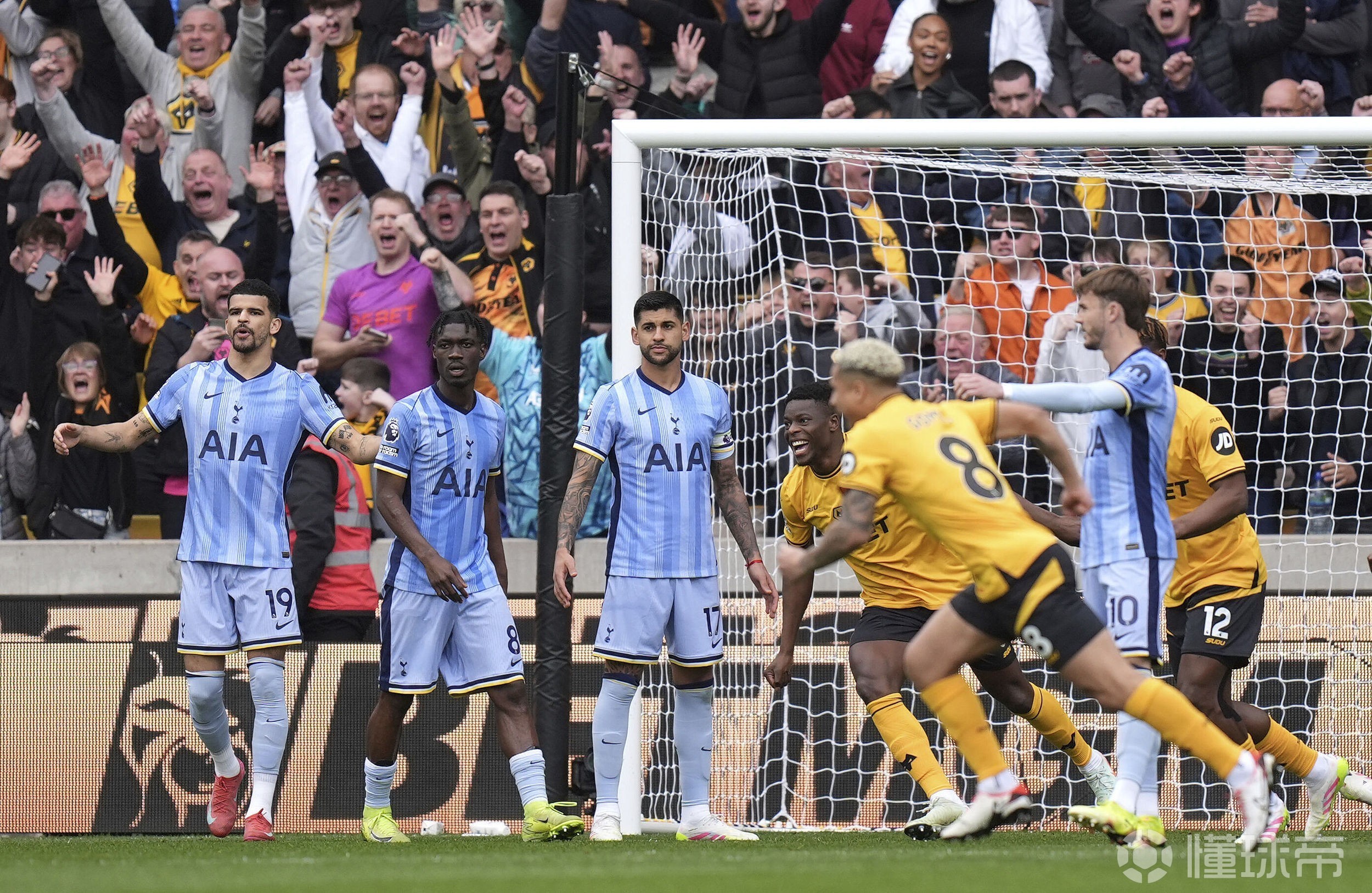 热刺签入新后卫,助阵球队稳固后防线 热刺签入新后卫,助阵球队稳固后防线