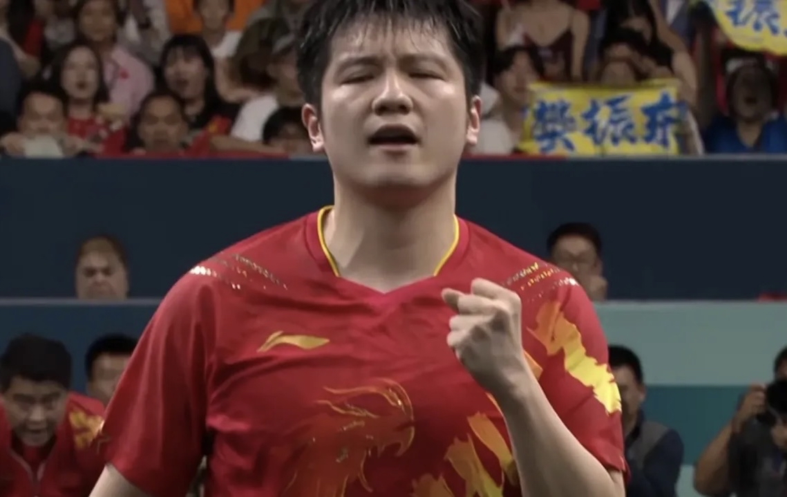 瑞典队获得国际比赛冠军喜获荣誉 瑞典队获得国际比赛冠军喜获荣誉