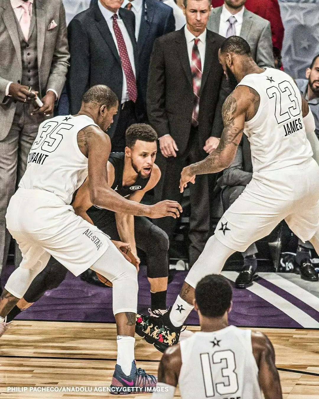 爱游戏大厅-篮球传奇巨星领衔全明星阵容