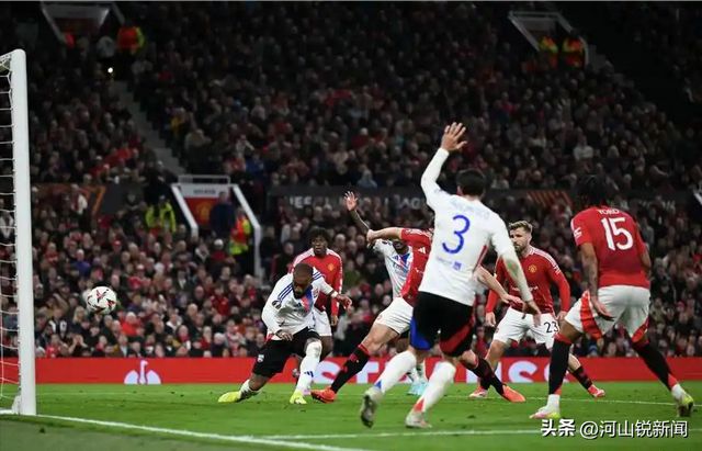 爱游戏-尤文图斯主场完胜曼联,晋级欧冠四强