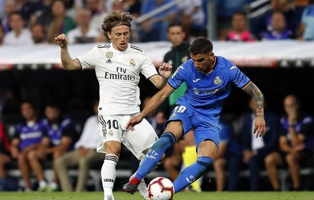 格拉纳达中场火力全开,反超对手 格拉纳达中场火力全开,反超对手