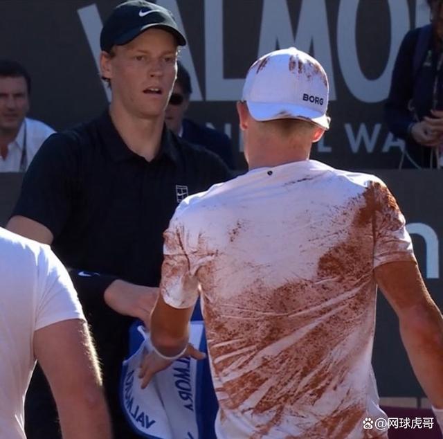 爱游戏在线-罗马球员集体伤愈，备战接下来的比赛