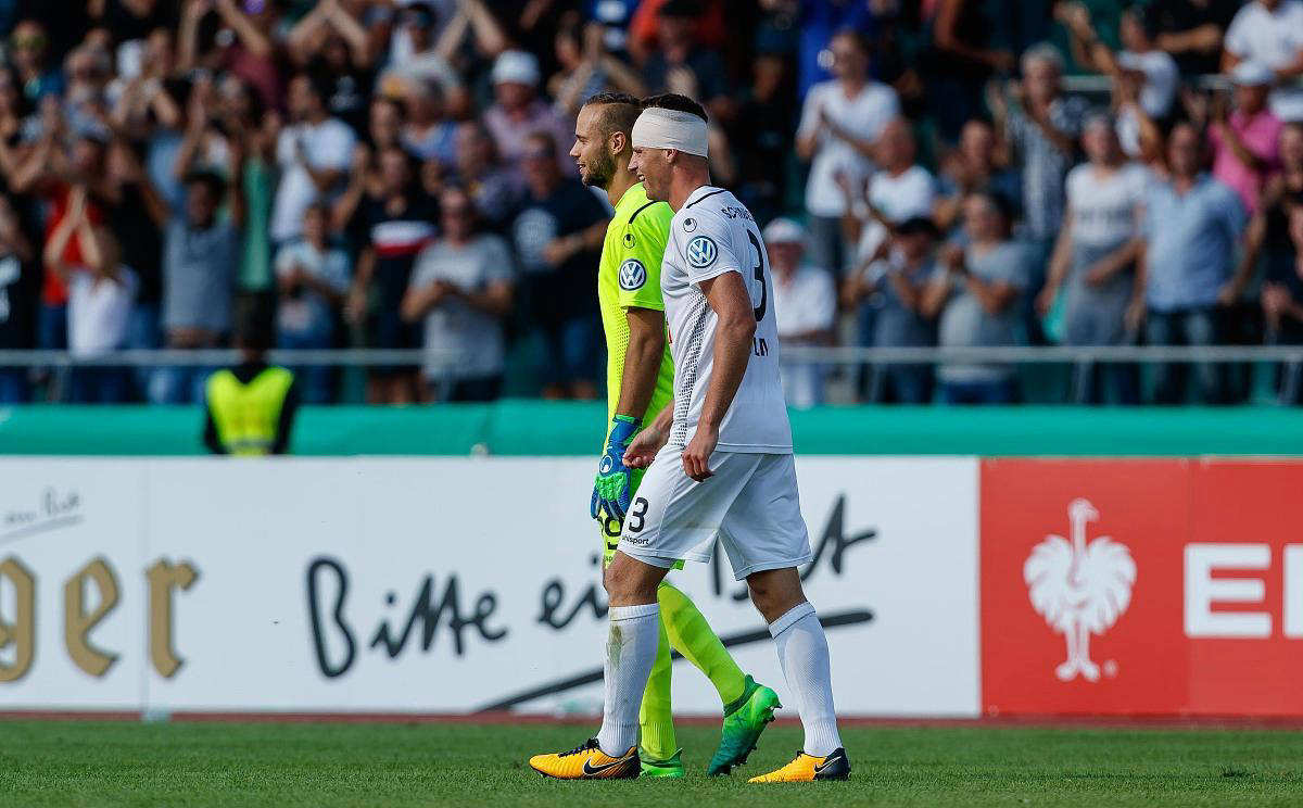 汉堡队在关键比赛中获得胜利