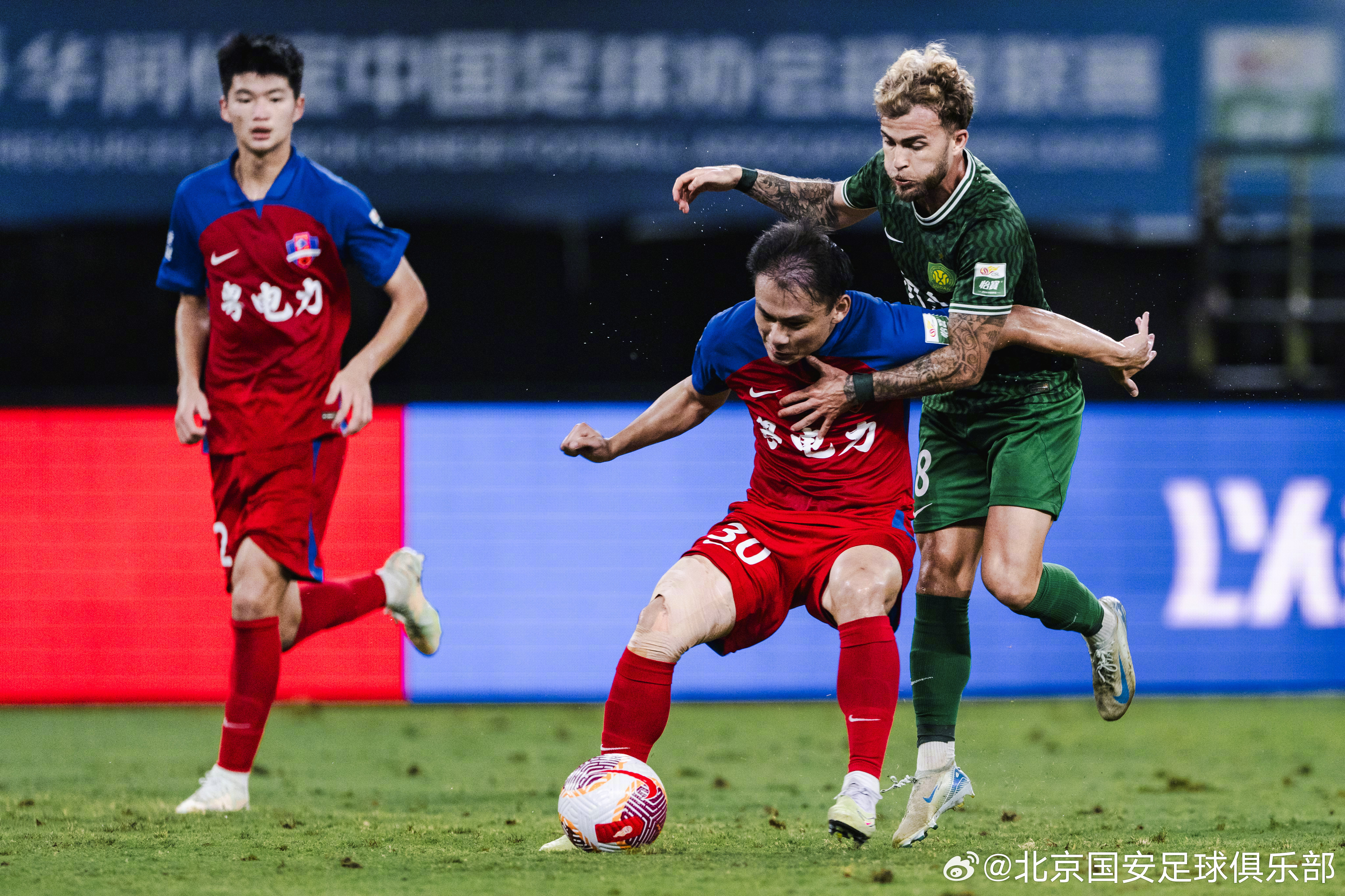 梅方受伤:赛季提前结束疑似中超比赛 梅方受伤:赛季提前结束疑似中超比赛