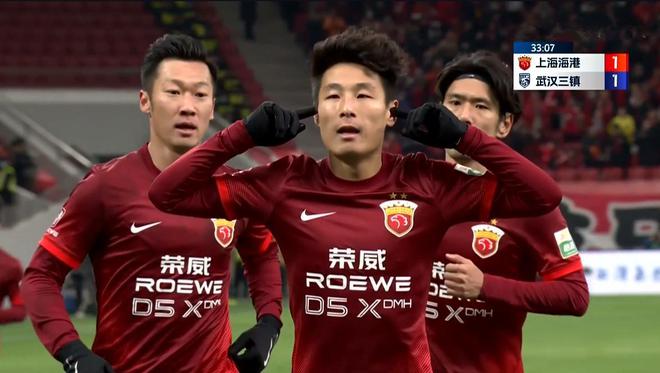 球队领袖发挥突出助力球队逆转胜利 球队领袖发挥突出助力球队逆转胜利