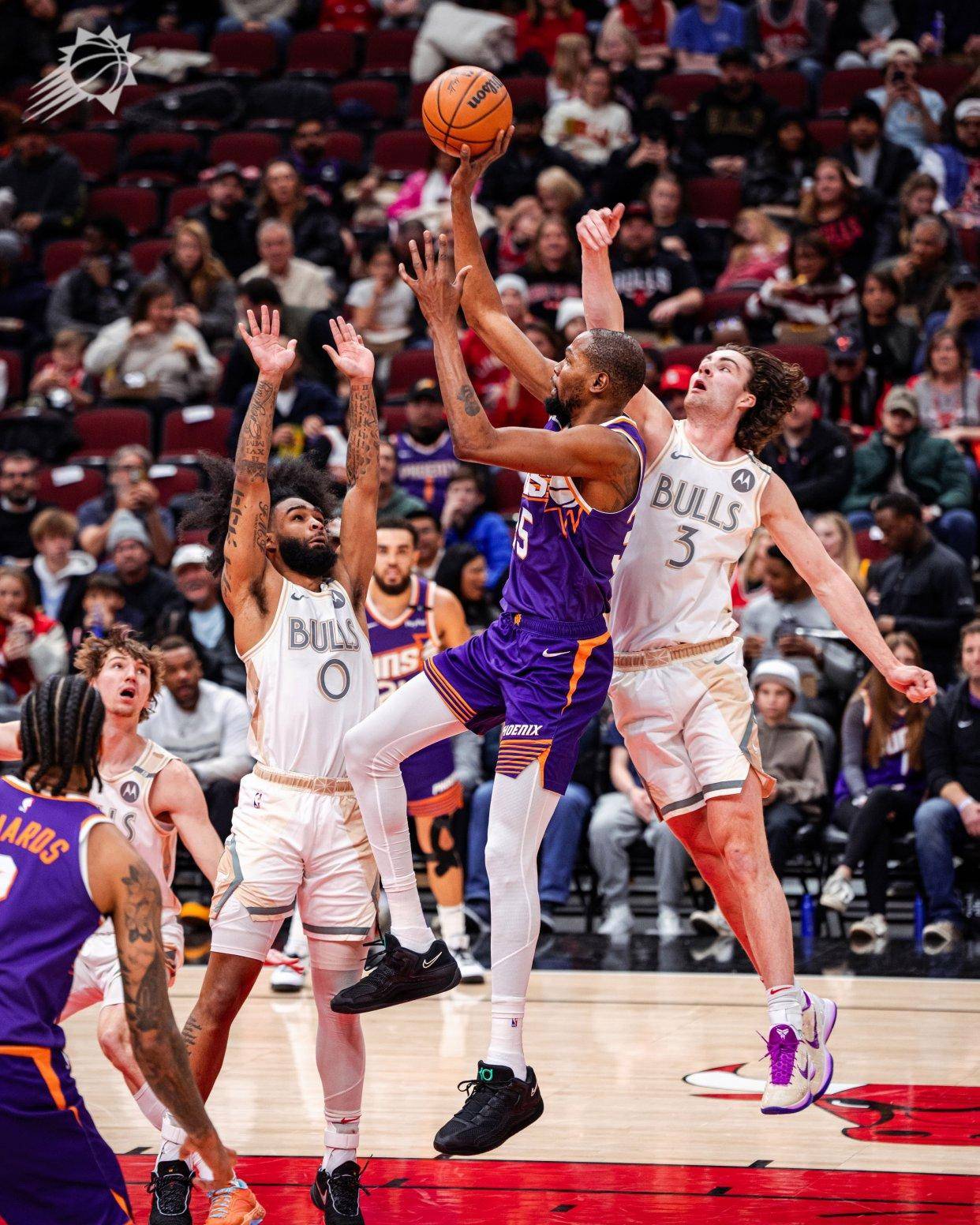 公牛击败马刺，客场反超赢得胜利的简单介绍