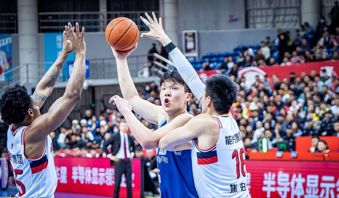 广州男篮球团招募新一批球员 广州男篮球团招募新一批球员