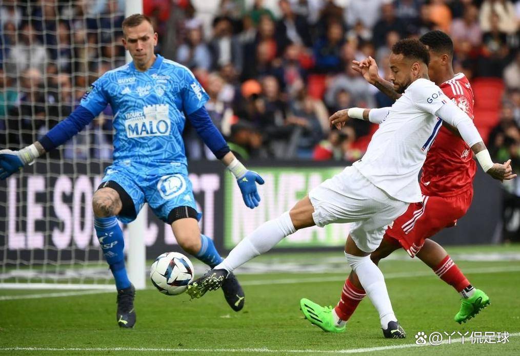 包含皇马前场火力全开,击败顶级对手稳坐榜首的词条 包含皇马前场火力全开,击败顶级对手稳坐榜首的词条