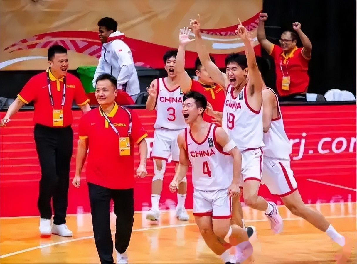 西藏男篮在球场上打出精彩表现赢得掌声 西藏男篮在球场上打出精彩表现赢得掌声