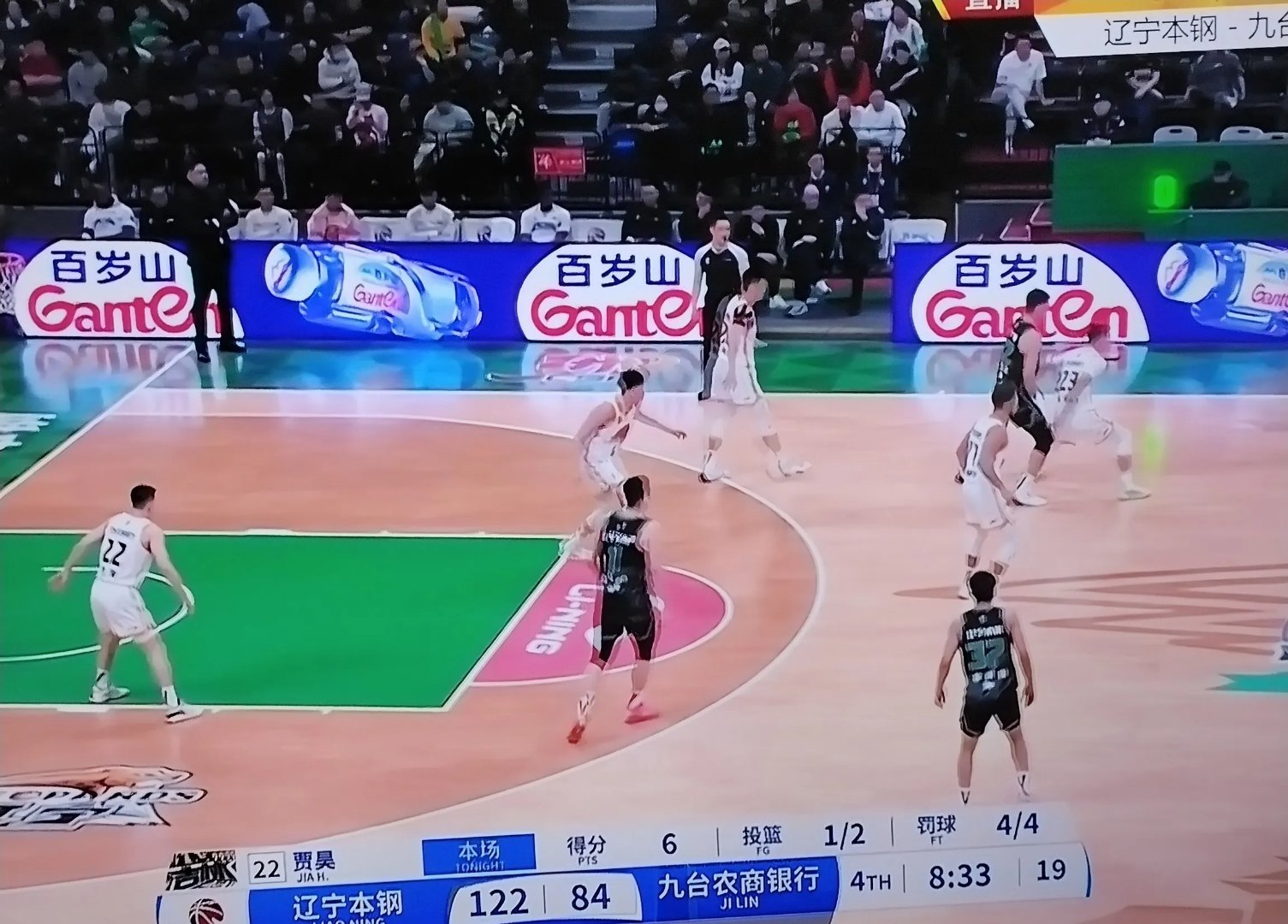 吉林男篮遥遥领先,奠定优势 吉林男篮遥遥领先,奠定优势