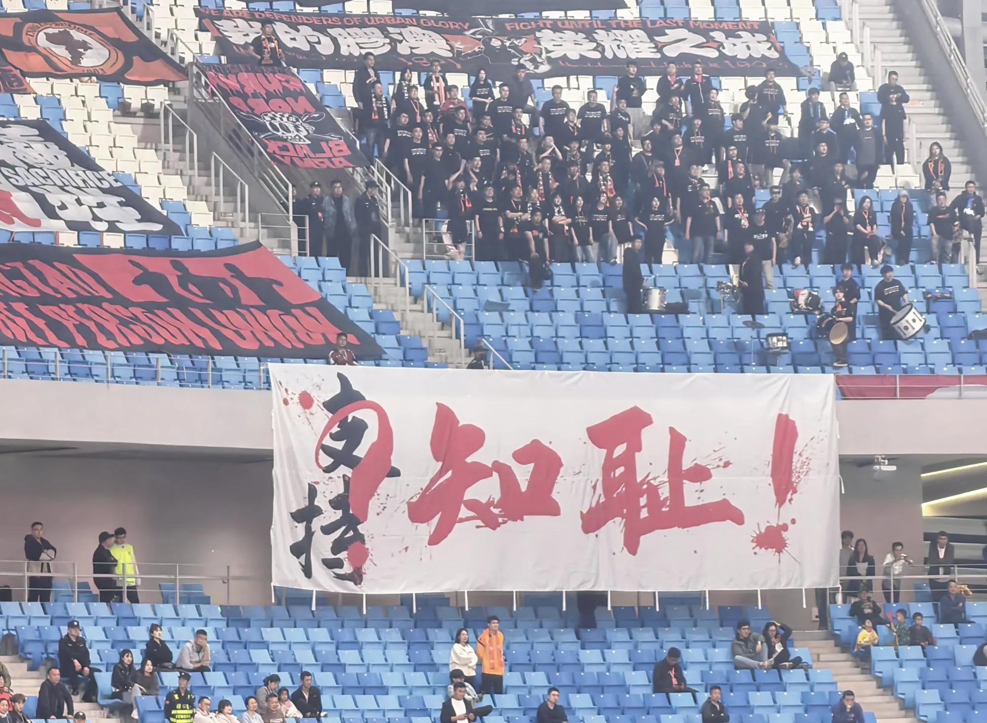 爱游戏官网-精彩比赛一触即发，球队士气高涨