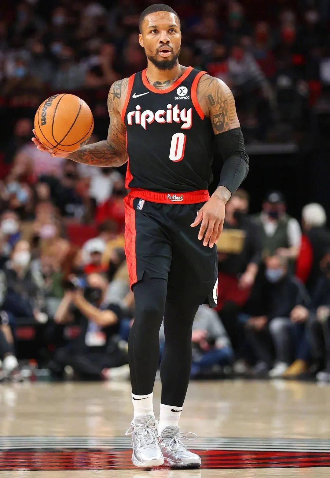 开拓者大胜灰熊,利拉德火力全开 开拓者大胜灰熊,利拉德火力全开