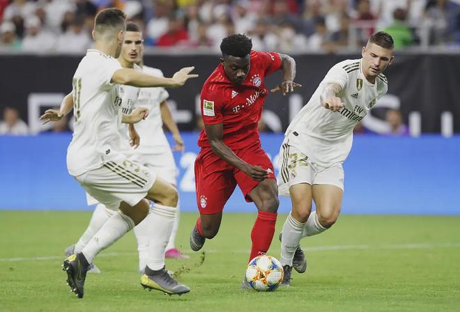 弗赖堡队在友谊赛中高能表现