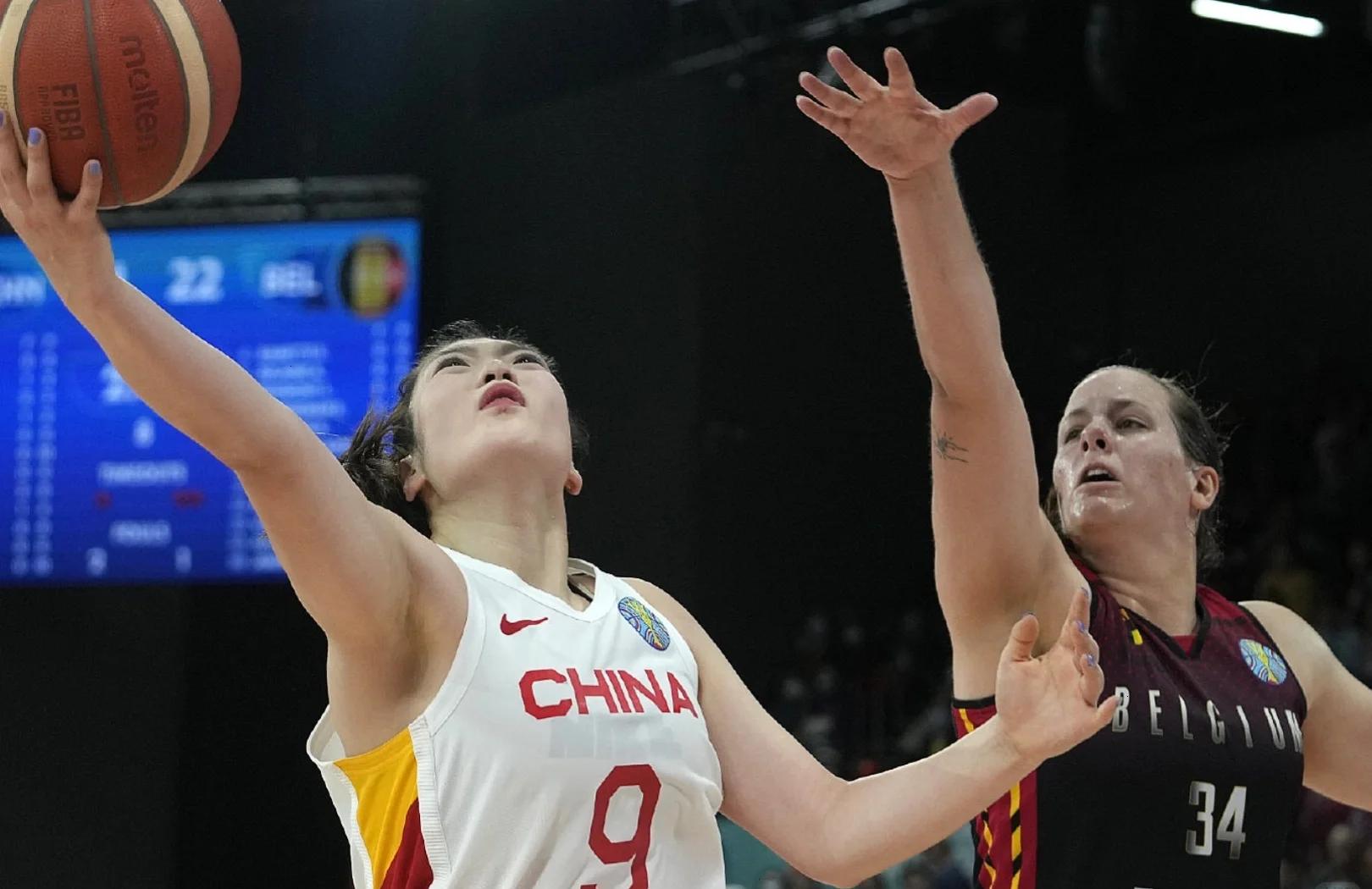 爱游戏-大连女篮大比分战胜重庆队，晋级四强