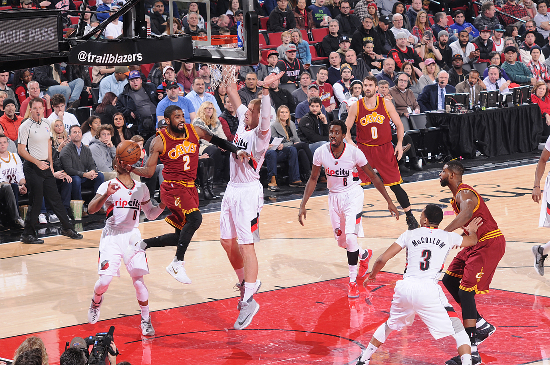 黄蜂队遭遇惨败，不敌火箭队被淘汰