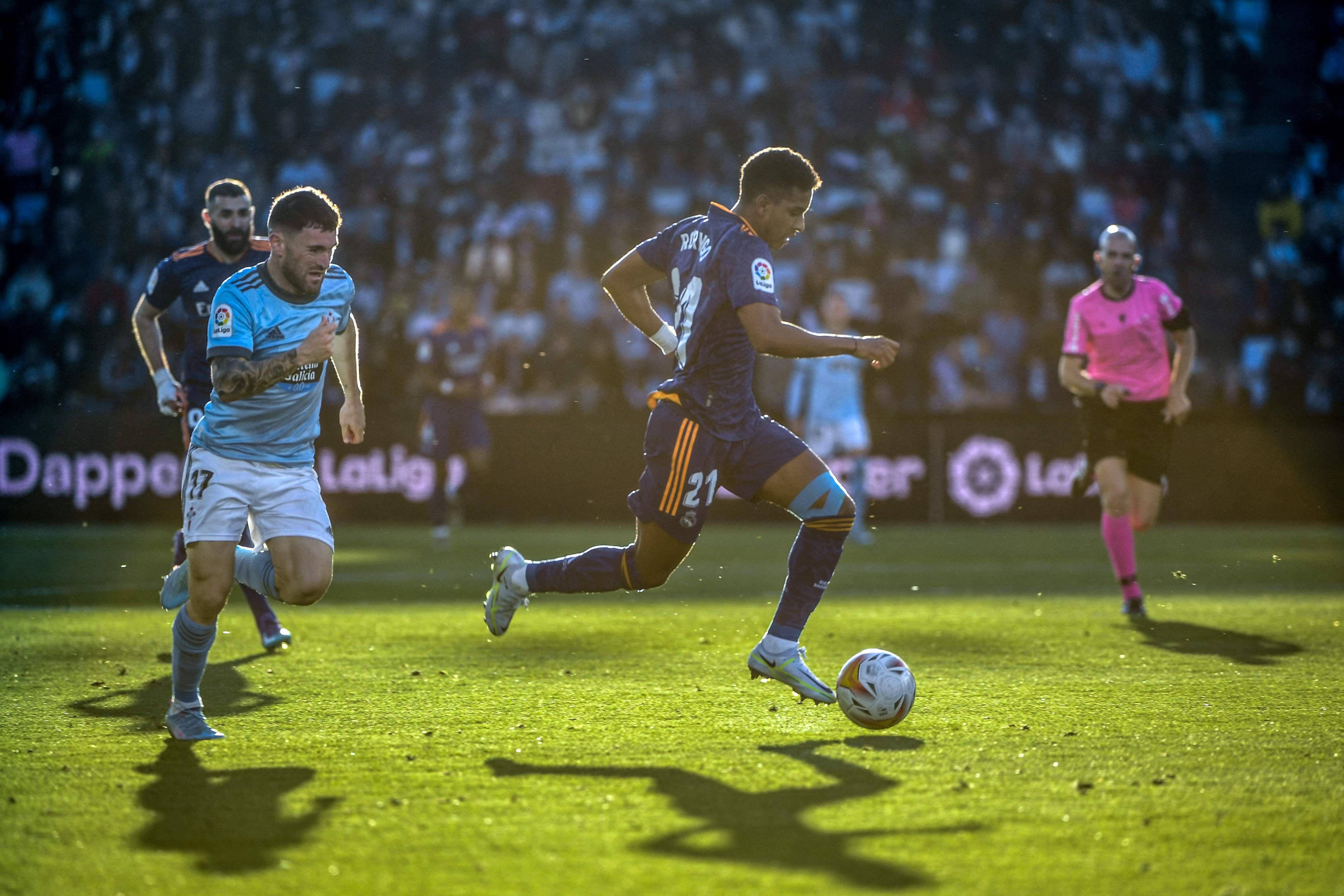 爱游戏官方-塞尔塔绝杀米兰，激动庆祝久违胜仗