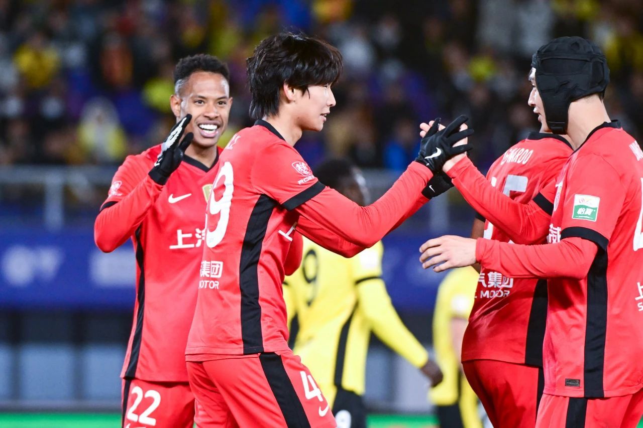 关于足球赛事展现风采,中东球队赛场崭露头角的信息 关于足球赛事展现风采,中东球队赛场崭露头角的信息