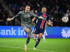 爱游戏官网-关于里尔球员在训练中秀技术，引来围观者的信息