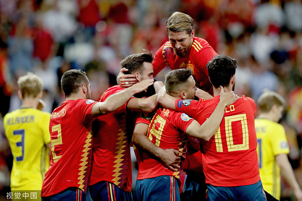 爱游戏在线-瑞典队大胜罗马尼亚队，仍保持榜首位置