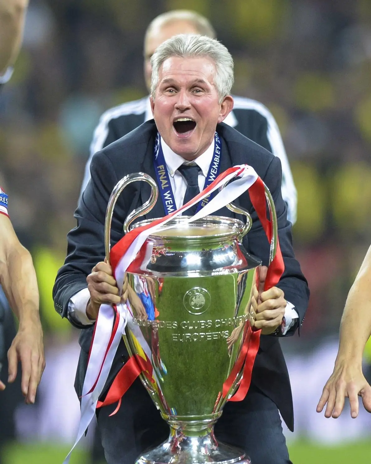 比达尔率队得分，球队备战精神饱满的简单介绍