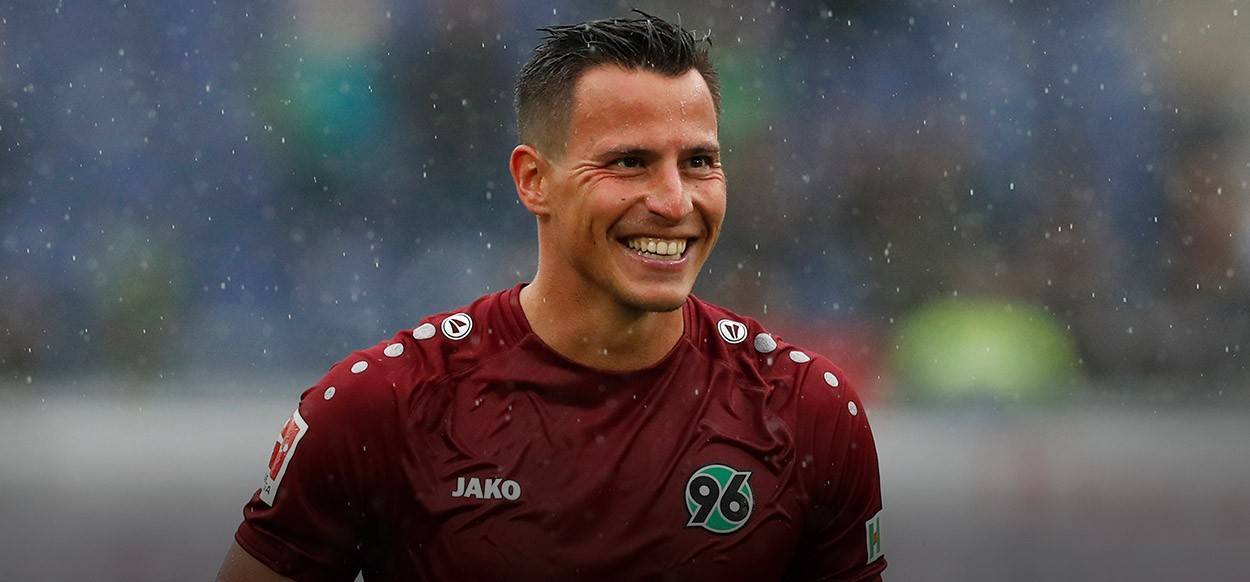 关于埃瓦尔主场小胜，保持胜利势头的信息