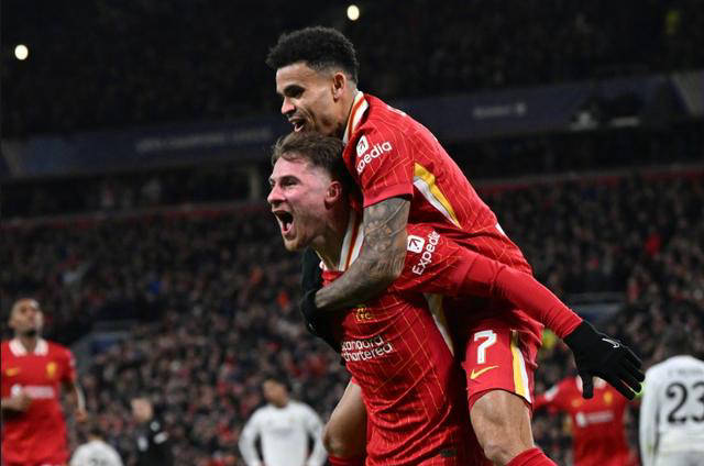 爱游戏娱乐-利物浦惨遭曼城绝杀，遗憾失利