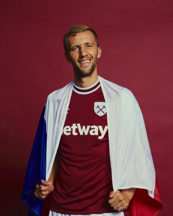 爱游戏在线-乌克兰国家队不敌瑞典，遗憾无缘欧国联半决赛