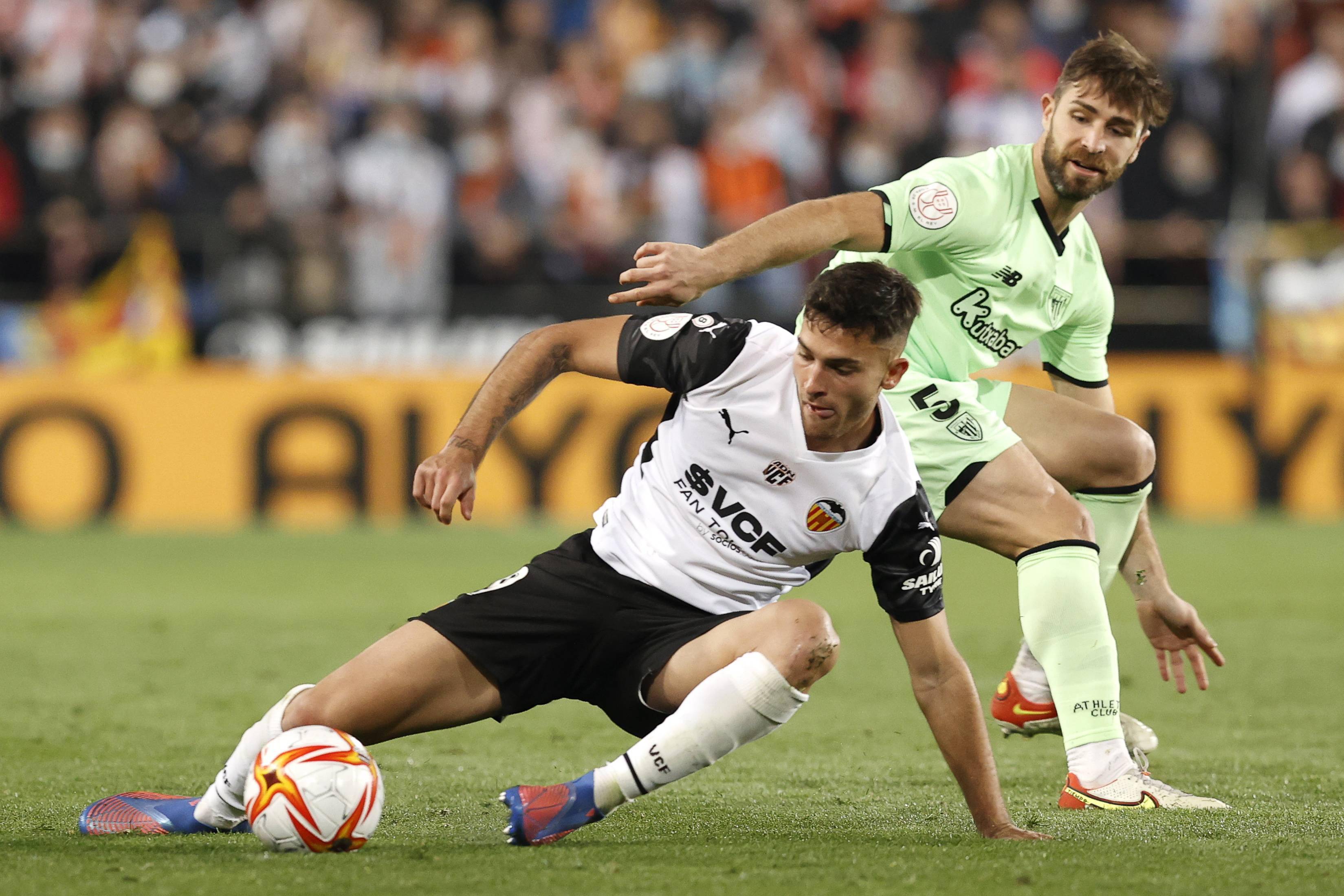 瓦伦西亚客场惨败皇家社会,遭遇三连败 瓦伦西亚客场惨败皇家社会,遭遇三连败