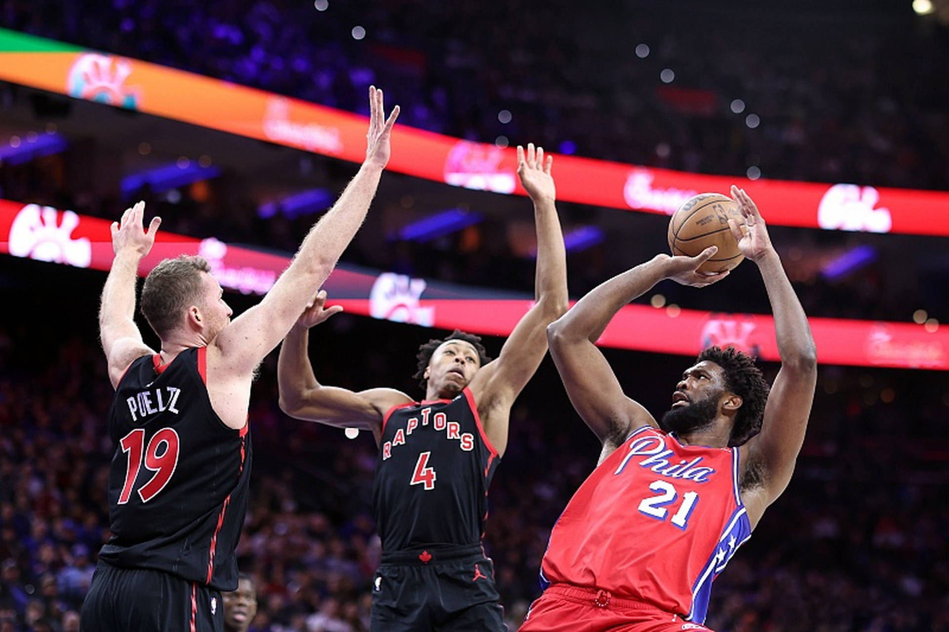 76人逆转猛龙,系列赛重回胜局 76人逆转猛龙,系列赛重回胜局