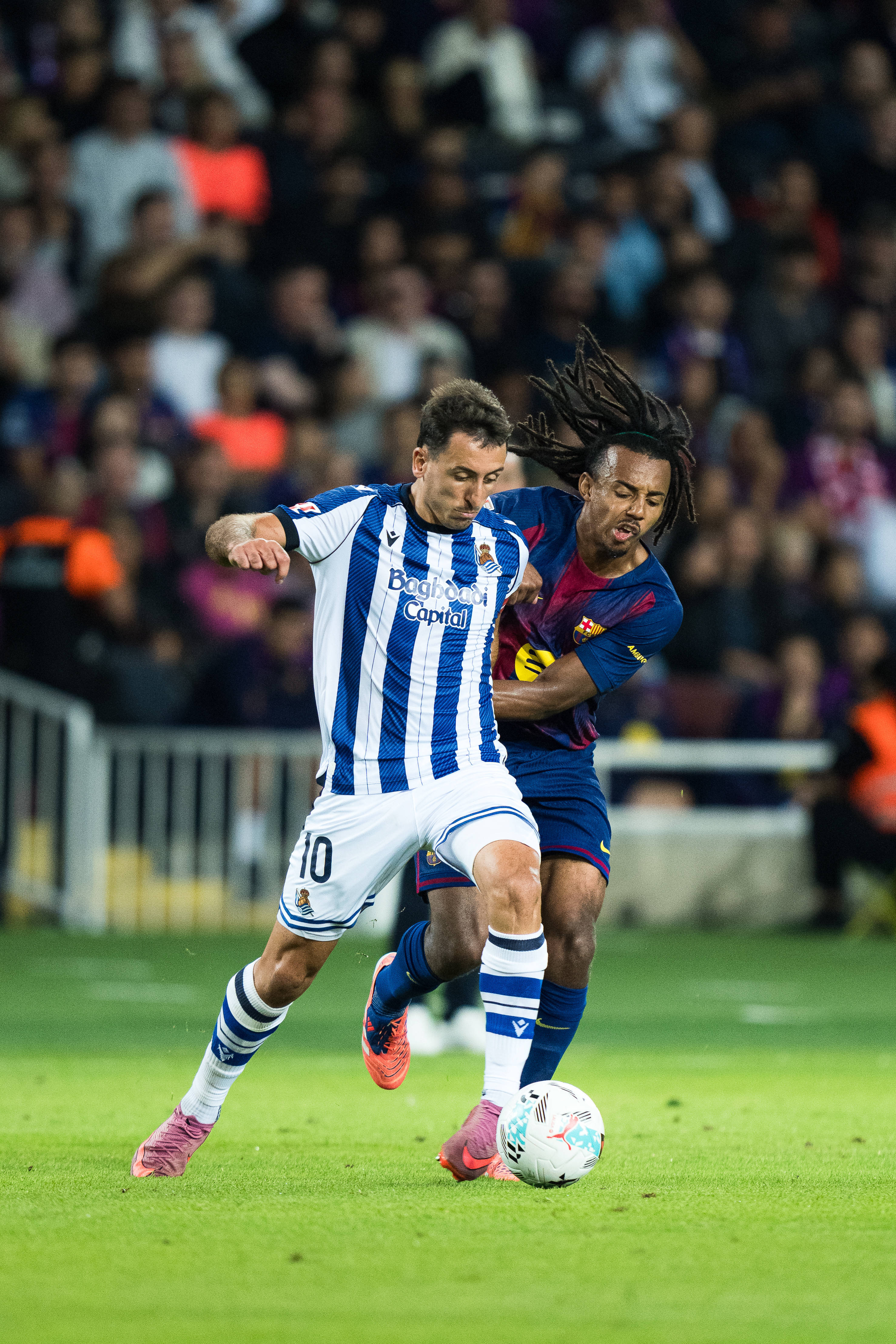 巴塞罗那客场战胜皇家社会，梅西再献绝杀