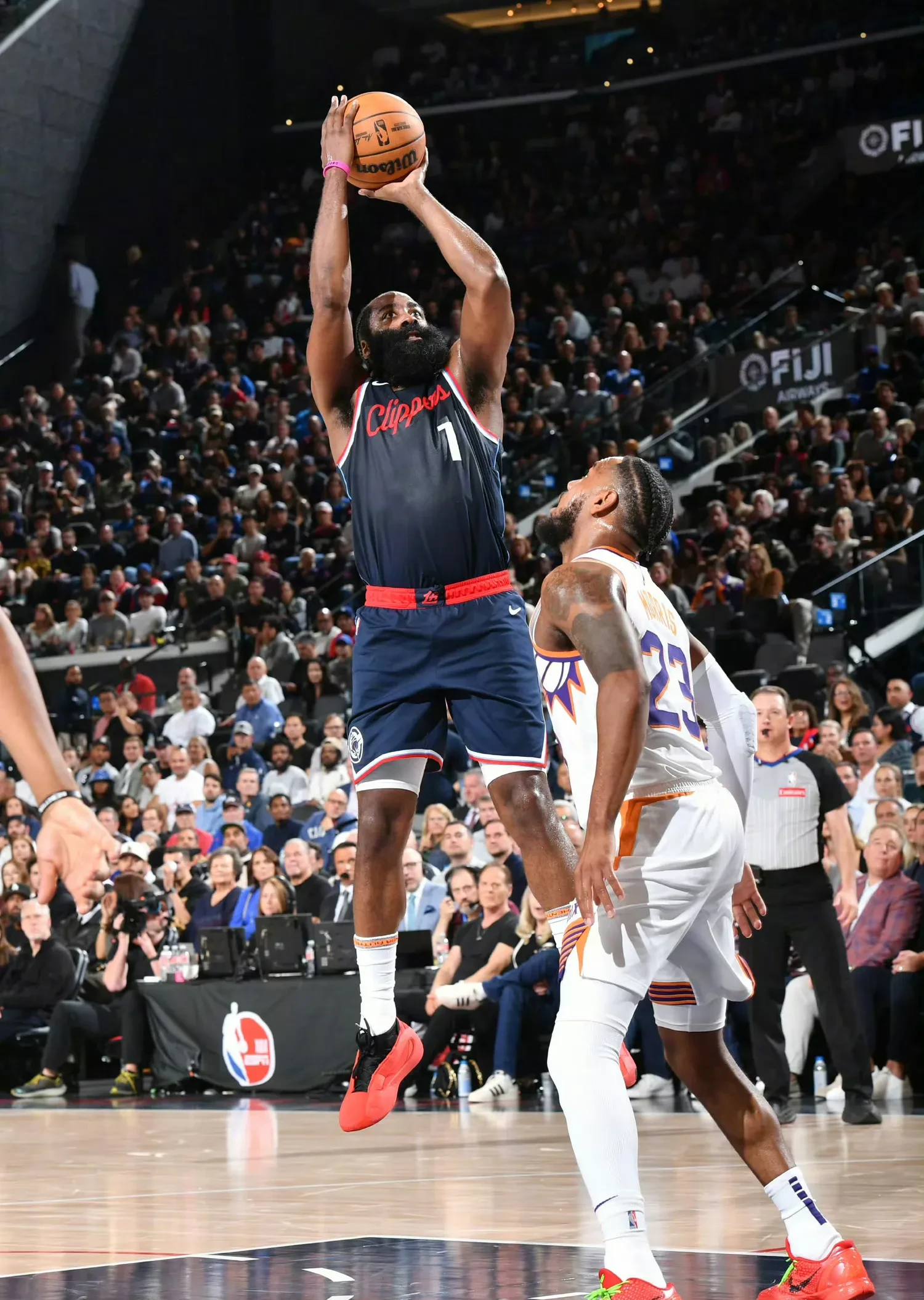 火箭主帅透露哈登伤情,或将缺席数场比赛 火箭主帅透露哈登伤情,或将缺席数场比赛