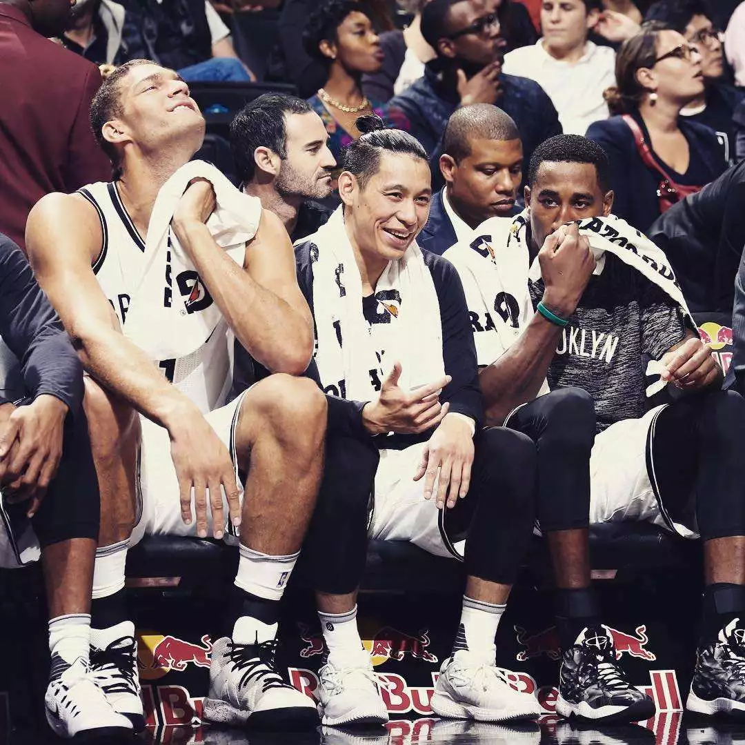 雄狮摔跤公牛,球队迎来一场胜利助推信心 雄狮摔跤公牛,球队迎来一场胜利助推信心