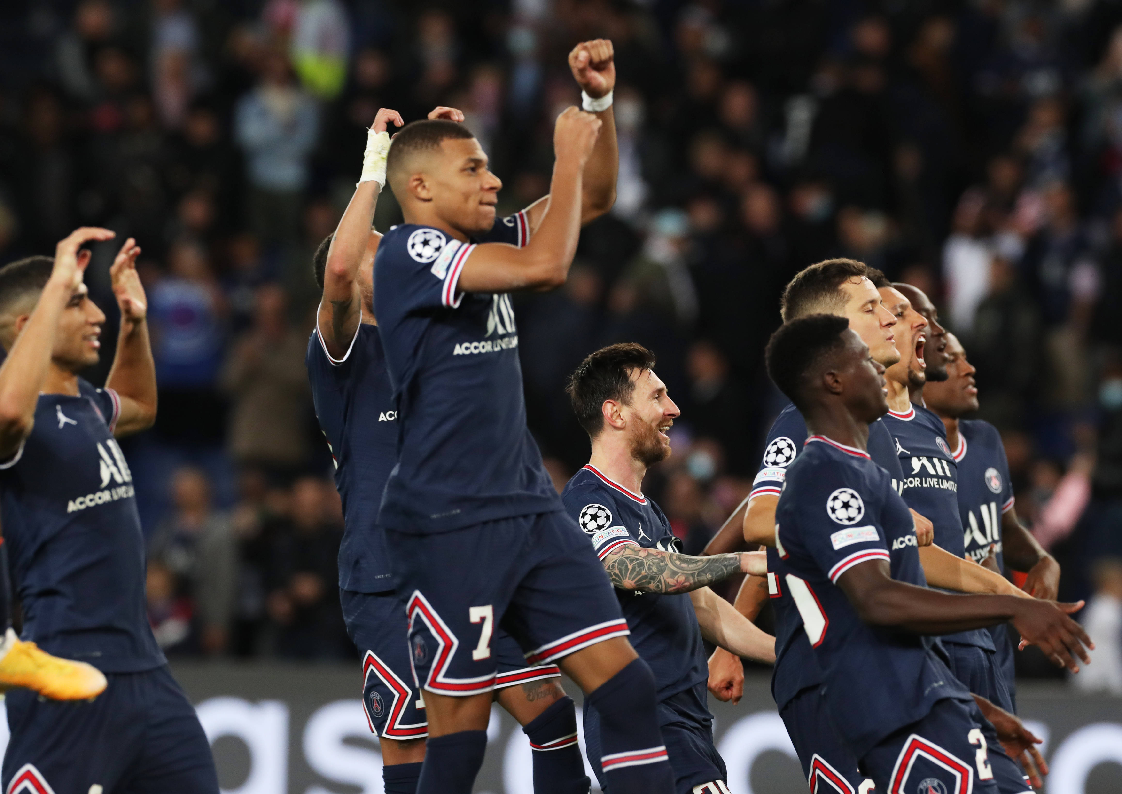 巴黎圣日耳曼主场大胜蒙彼利埃,法甲前4上演激情较量 巴黎圣日耳曼主场大胜蒙彼利埃,法甲前4上演激情较量