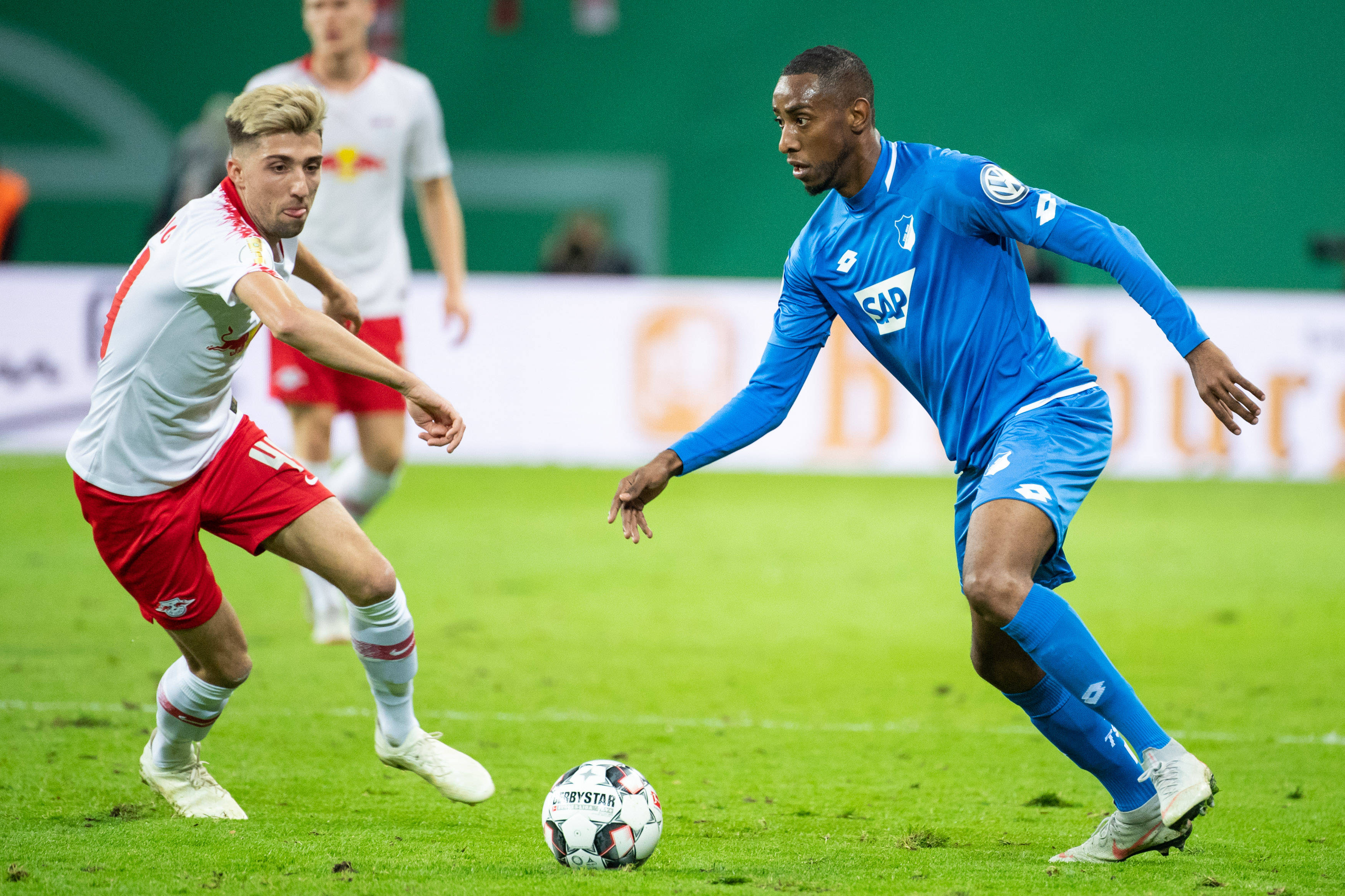 爱游戏下载-霍芬海姆客场连胜,贝尔格莱德成战场焦点