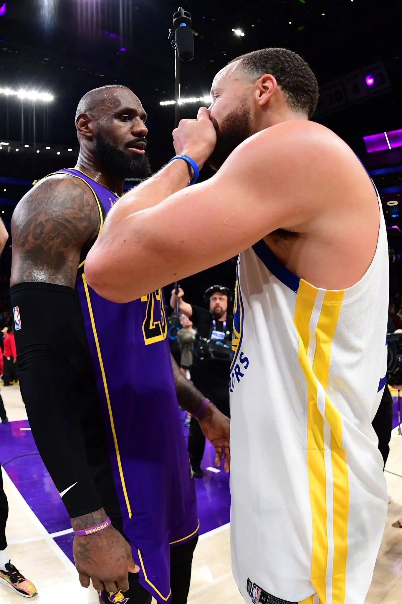 爱游戏官方-山西队轻取国王,詹姆斯关键制胜