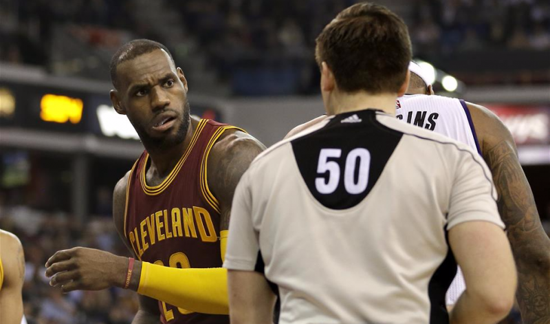 山西队轻取国王,詹姆斯关键制胜 山西队轻取国王,詹姆斯关键制胜